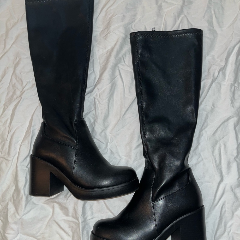 Elegant Black Heeled Boots for Women